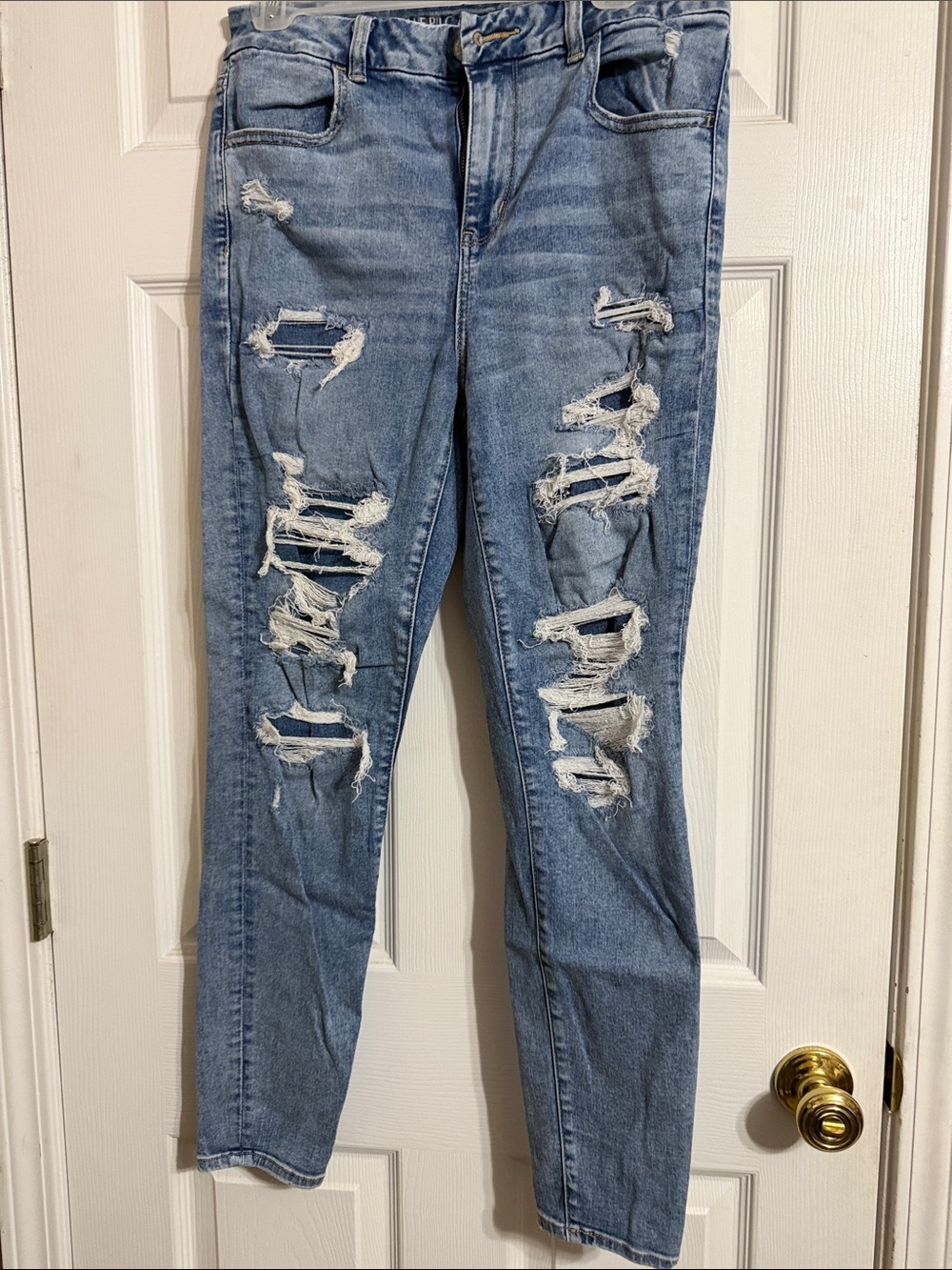 American Eagle Outfitters Light Blue Distressed Jeggings